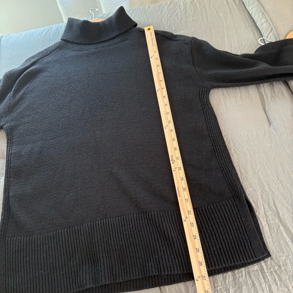 Talbots Drop Shoulder Turtleneck Sweater. Black. Size Medium. - Picture 12 of 13
